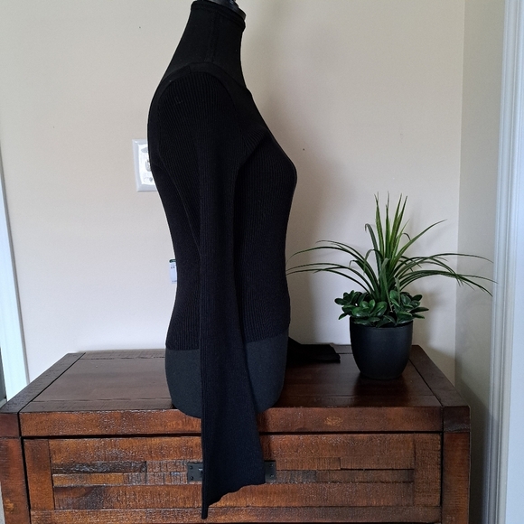 Hyfve Ribbed Sweater Womens Medium Cropped Scoop Back Bell Sleeve Black - Picture 3 of 12